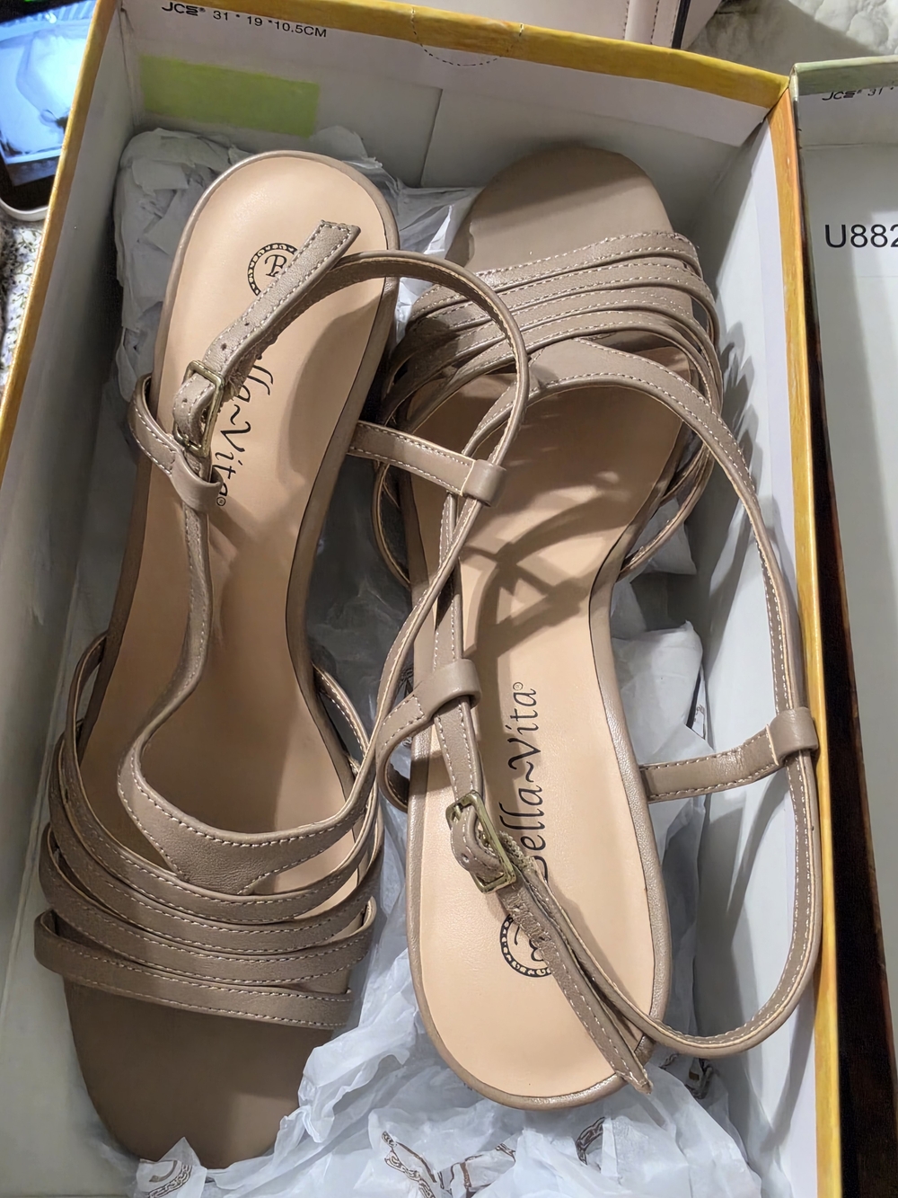 Bella Vita Women's Strappy Sandal in Taupe/Nude